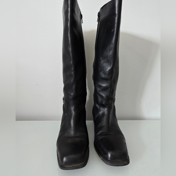 COLLEGE leather square toe block heel boots. Size 9 - Picture 4 of 12